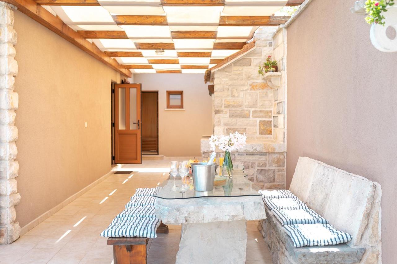 Seafront Villa Endless View Blato  Exterior photo